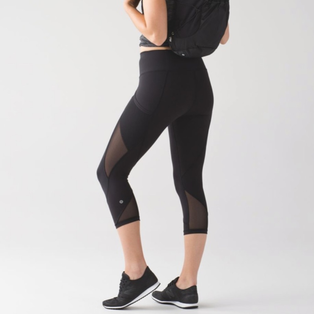 🖤🆕Lululemon Fast As Light Crop Black Mesh Leggings ✨NWT✨